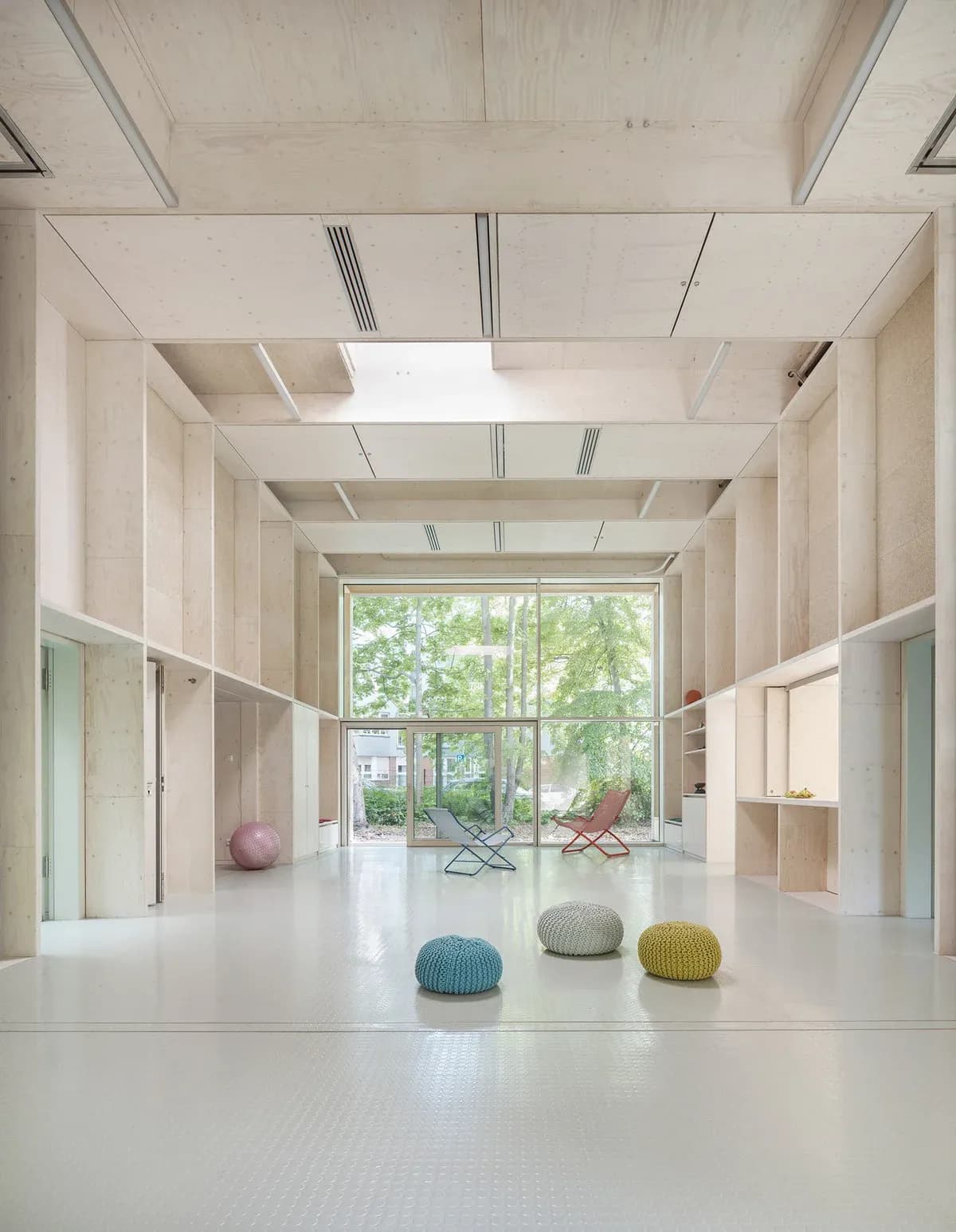 1. Nominiertes Projekt für den Deutschen Nachhaltigkeitspreis Architektur 2026: Moabiter Kinderhof, Berlin. Quelle: Werner Huthmacher