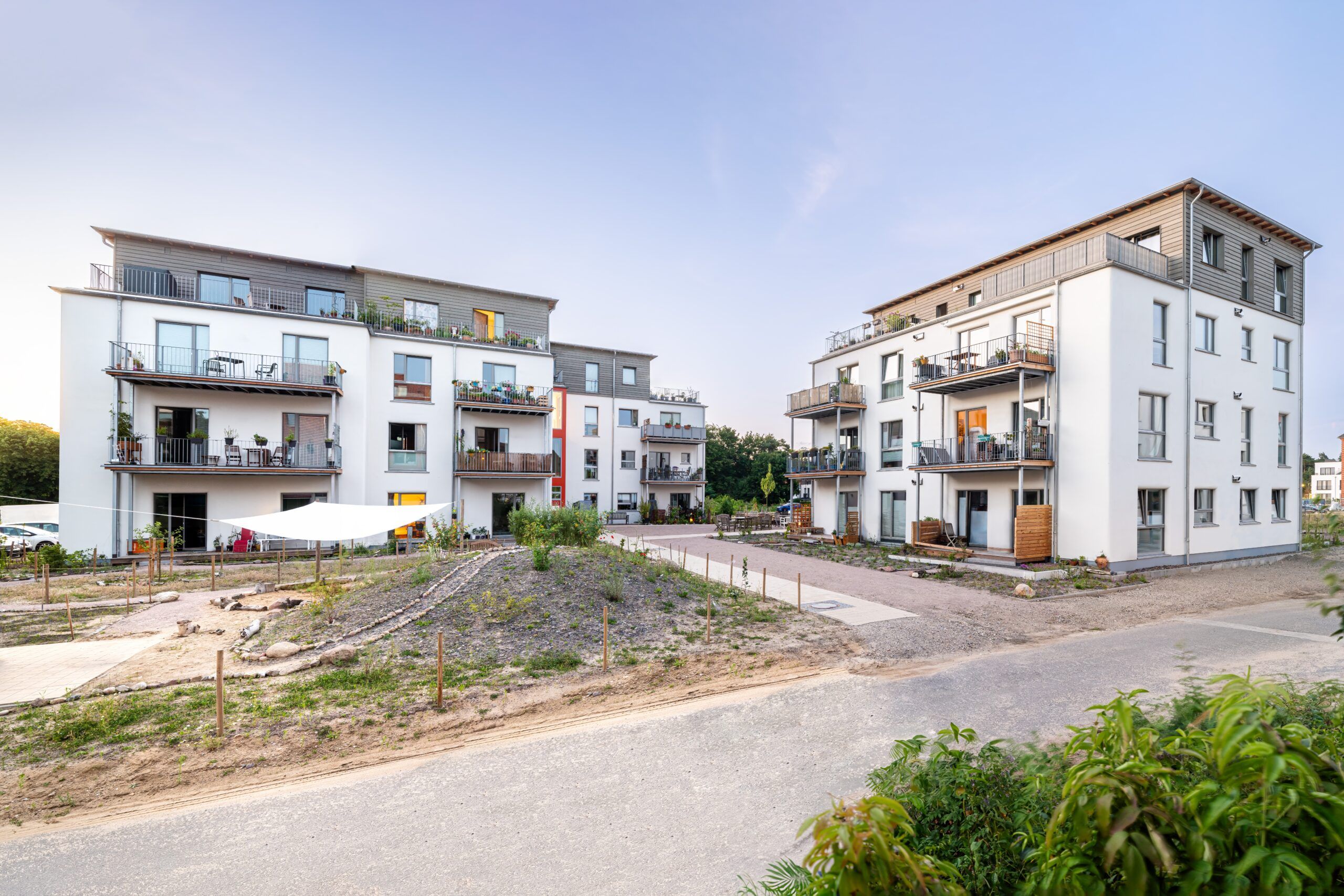Bild 1 Wohnanlage querbeet in Lüneburg: viergeschossig in Holz, Lehm und Stroh