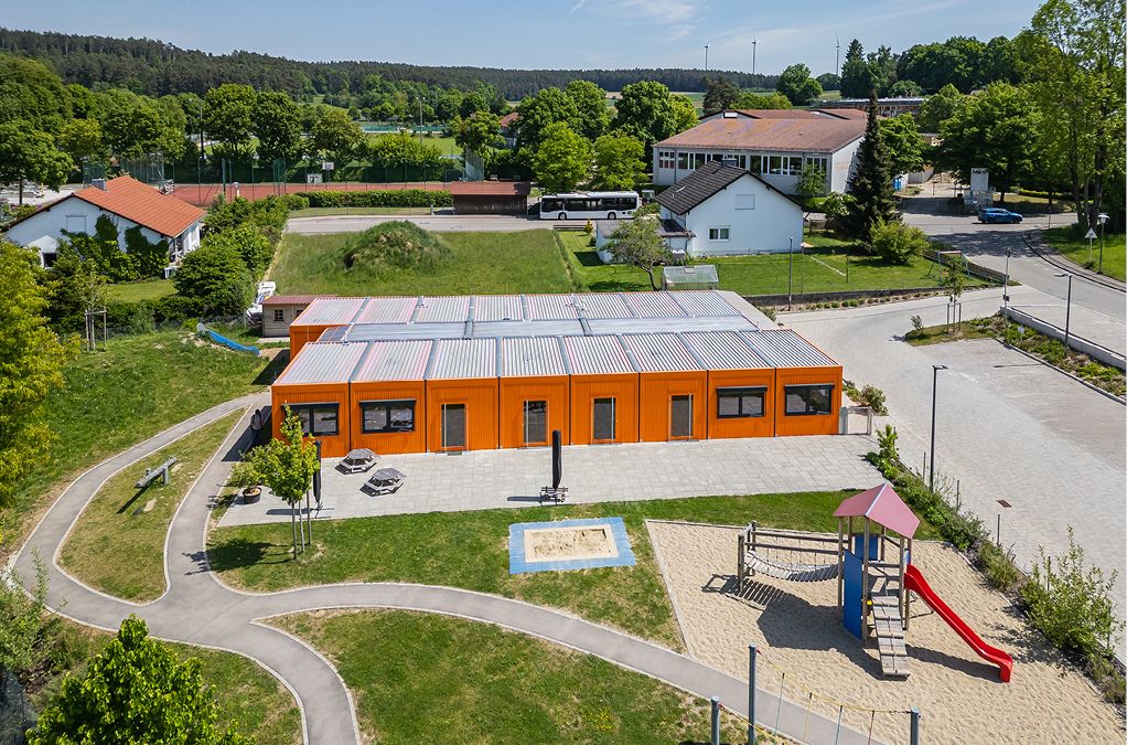 Bild 1 FAGSI errichtete in nur vier Wochen das Haus für Kinder St. Martin in Aresing als schlüsselfertige Containeranlage. Mit der neuen allgemeinen Bauartgenehmigung (aBG) verkürzen sich künftig die Genehmigungserfahren, da eine vorhabenbezogene Bauartgenehmigung (vBG) nicht mehr erforderlich ist. Quelle: ALHO Unternehmensgruppe
