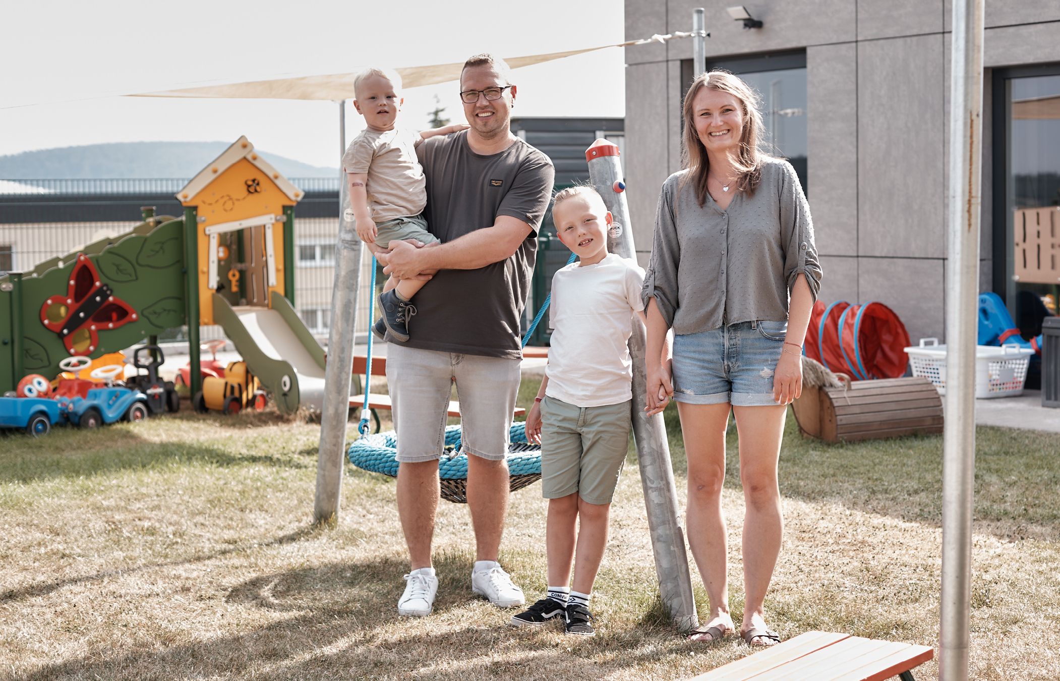 Bild 1 Familie Weber mit Kindern