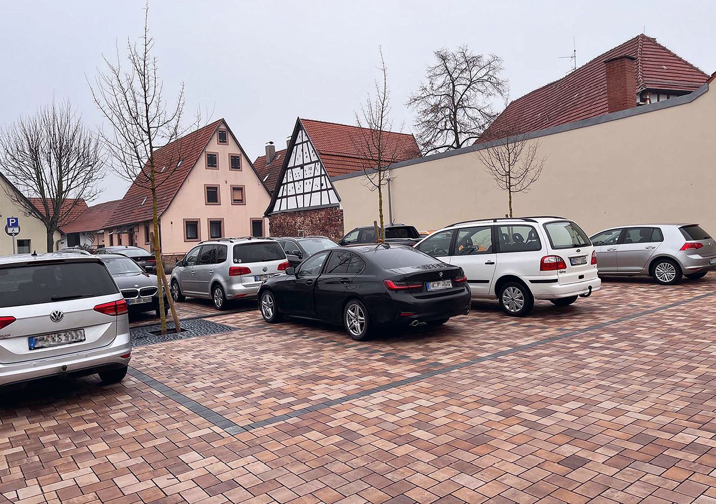 Bild 1 Reilingen: Wasser von Parkfläche für die Bewässerung nutzen (Fotos: Hauraton)