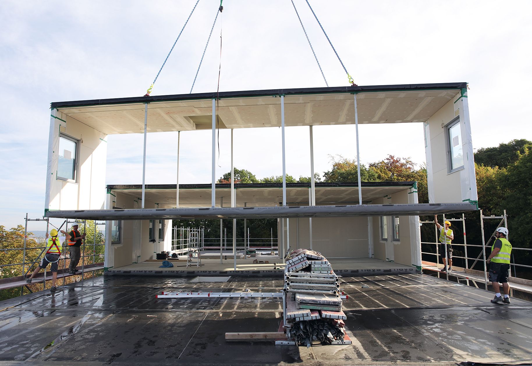 Bild 3 Flexibilität und Nachhaltigkeit zeichnen den Modulbau aus. Die Gebäude werden in kurzer Zeit realisiert. Bei Bedarf ist ein Rückbau problemlos möglich. (Foto: Säbu)