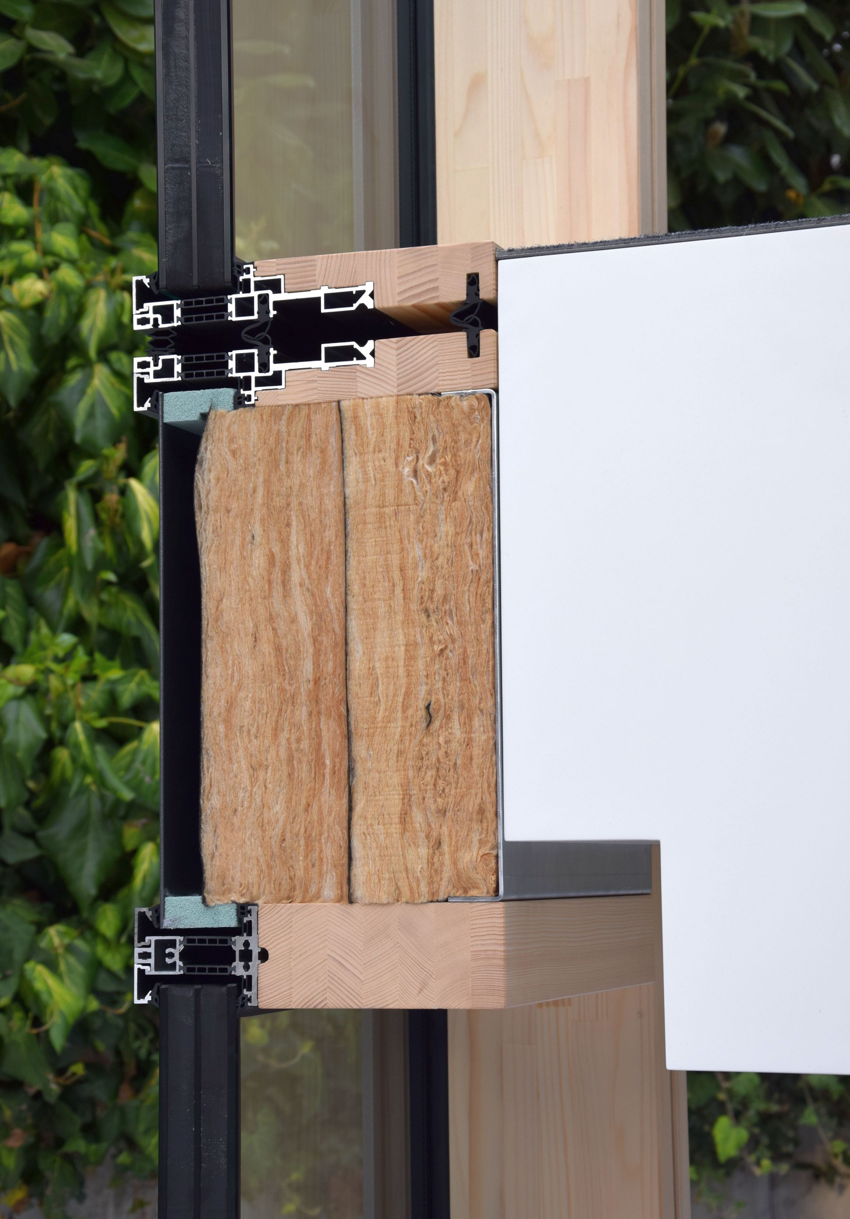 Durch die Materialkombination lässt sich das Treibhauspotenzial um mehr als die Hälfte reduzieren Quelle: Schindler Fenster + Fassaden GmbH