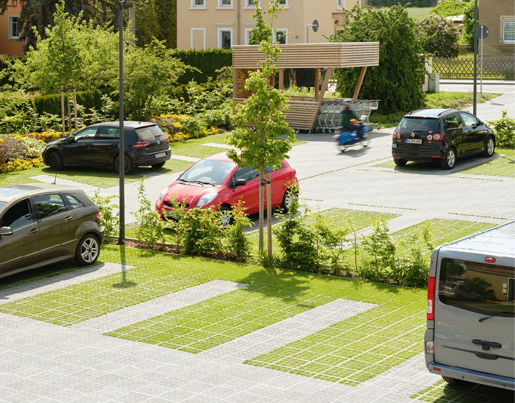Versickerungsfähige Flächen leisten einen positiven Beitrag zum Stadtklima – mit dem TTE-System lässt sich dieses Potenzial voll ausschöpfen Quelle: HÜBNER-LEE