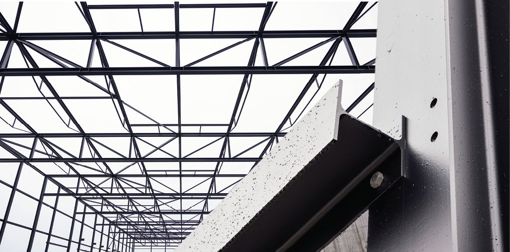 Bild 5 Emissionsreduzierter Stahl aus Thüringen in der Dachkonstruktion Forster Campus (Quelle: Stahlwerk Thüringen)
