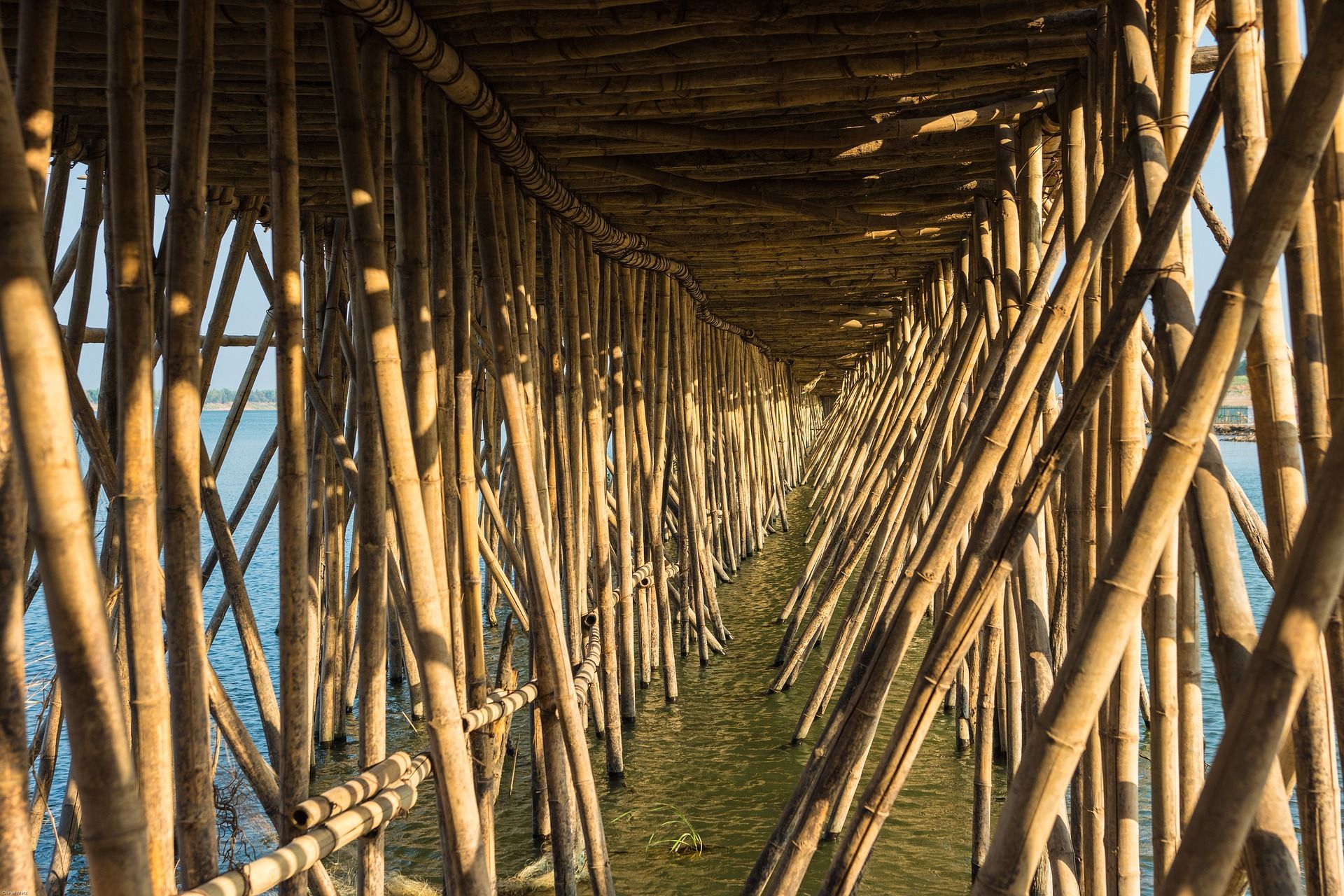 Bild 7 Brücke aus Bambus in Kambodscha Quelle: Pixabay