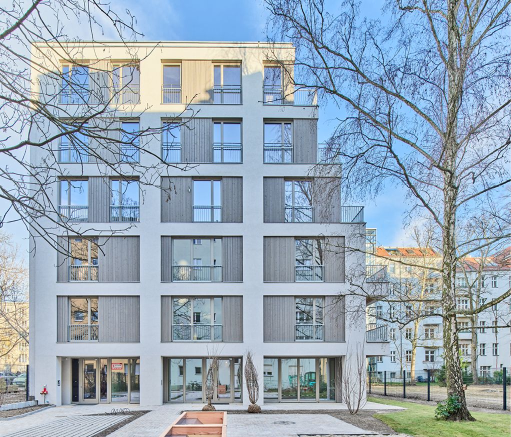 Bild 3 Inklusives Wohnhaus mit KEIM WDVS, Berlin Prinzregentenstraße – bei dem Berliner Neubau stand Nachhaltigkeit im Vordergrund, und so wurde das Gebäude in Holzständerbauweise und mit einem mineralischen Dämmsystem von KEIMFARBEN errichtet